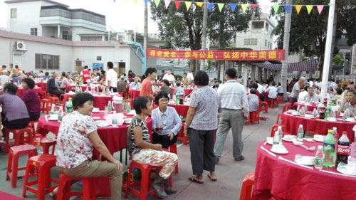 汽車漆廠家 明邦化工走進新塘社區愛心敬老.jpg